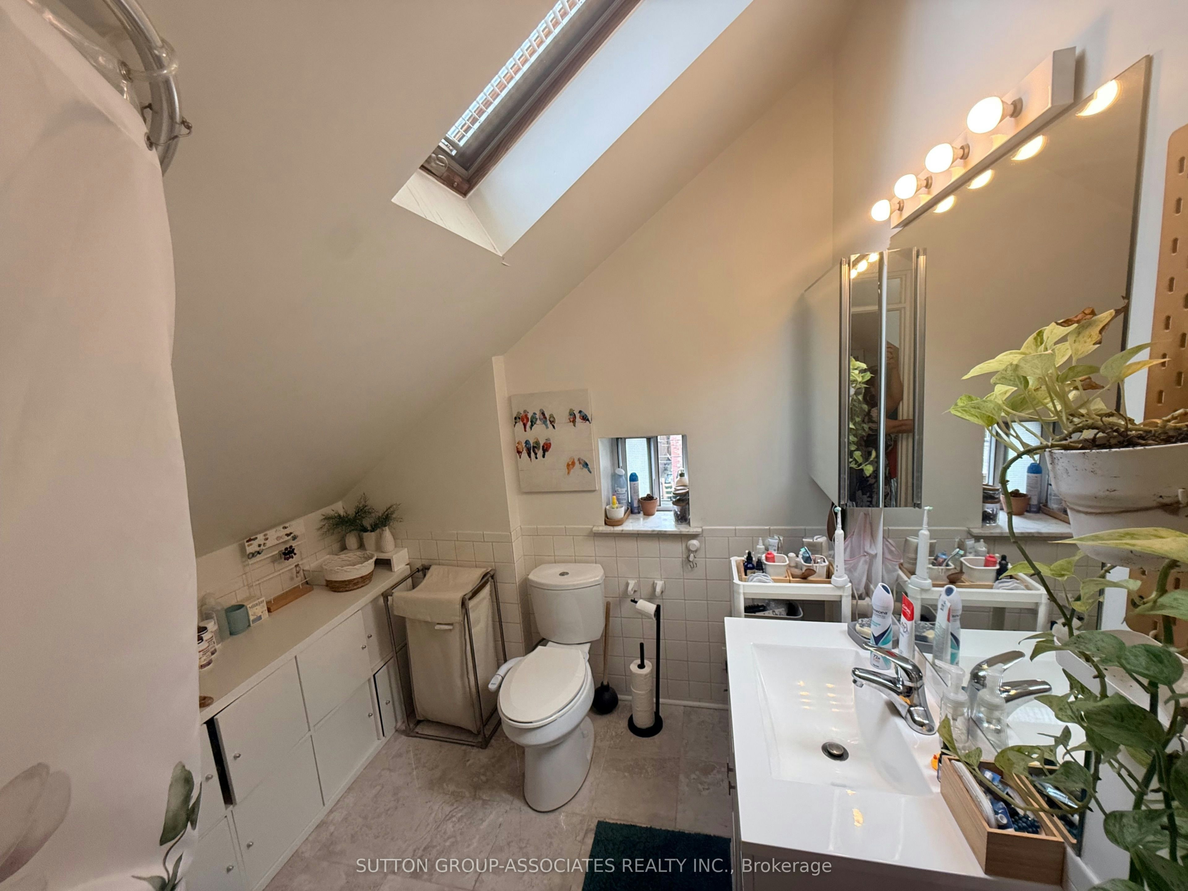 Upper-184 Madison Avenue, Toronto, ON, M5R 2S5 - 33