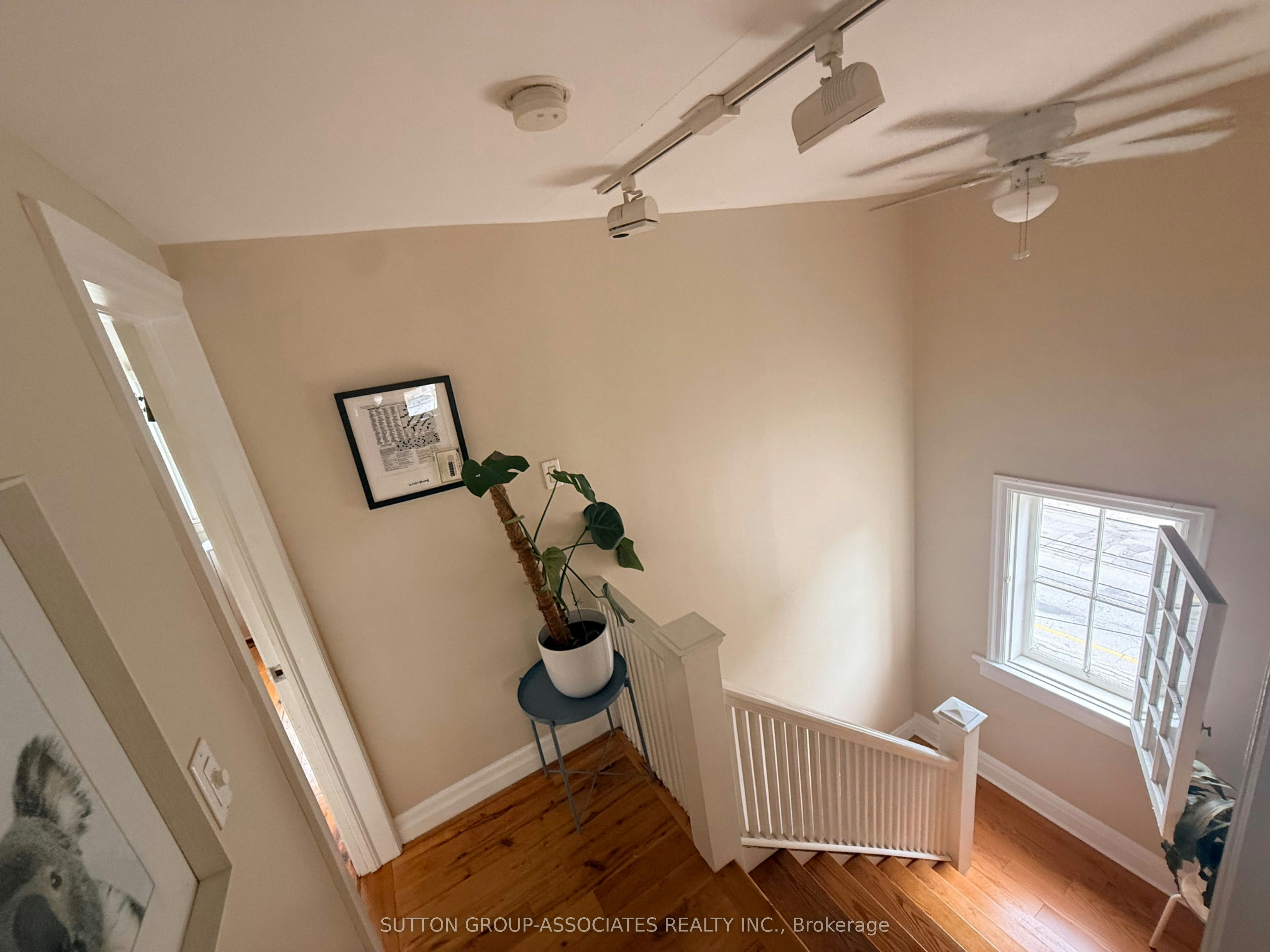 Upper-184 Madison Avenue, Toronto, ON, M5R 2S5 - 23