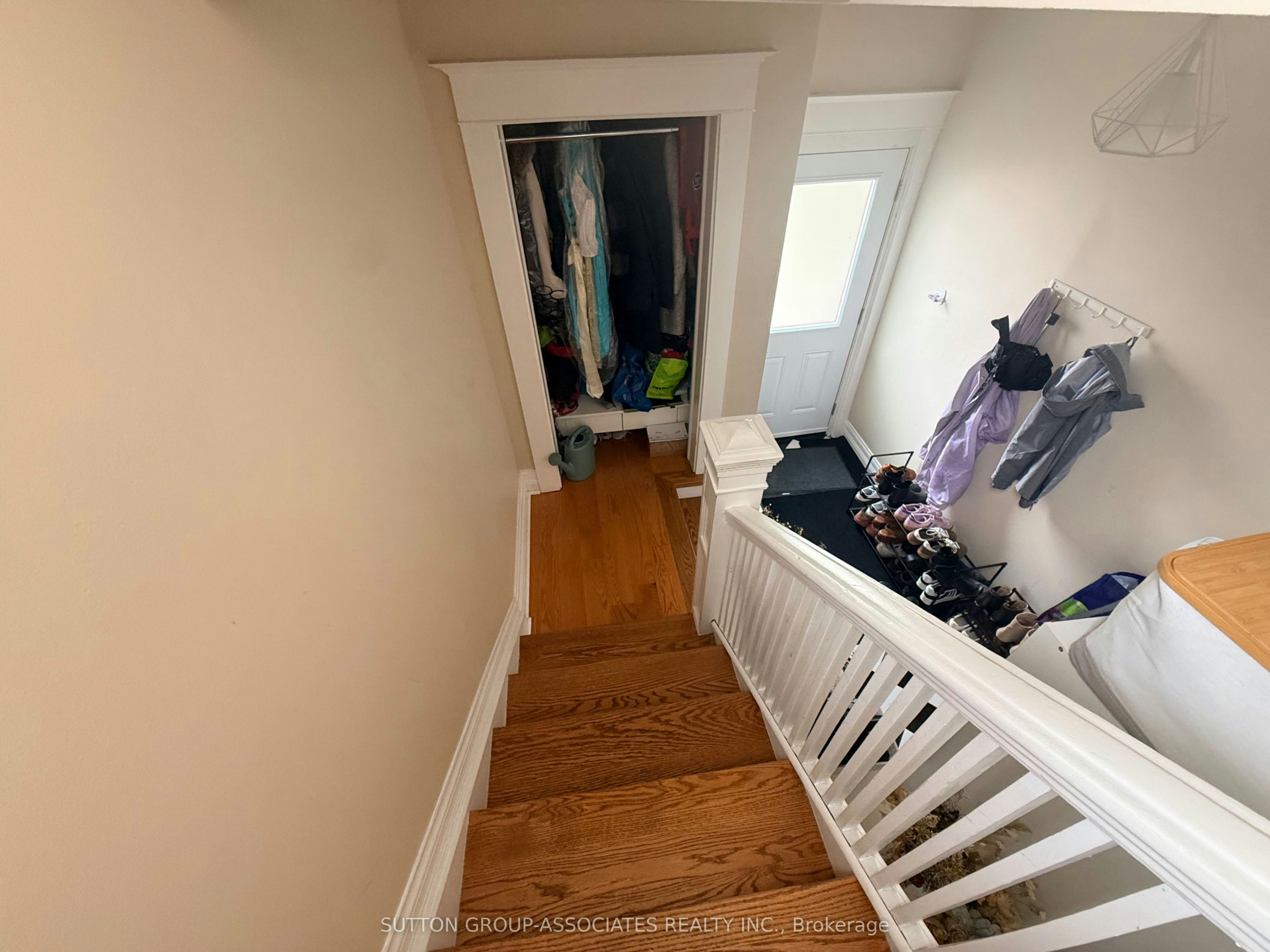 Upper-184 Madison Avenue, Toronto, ON, M5R 2S5 - 2