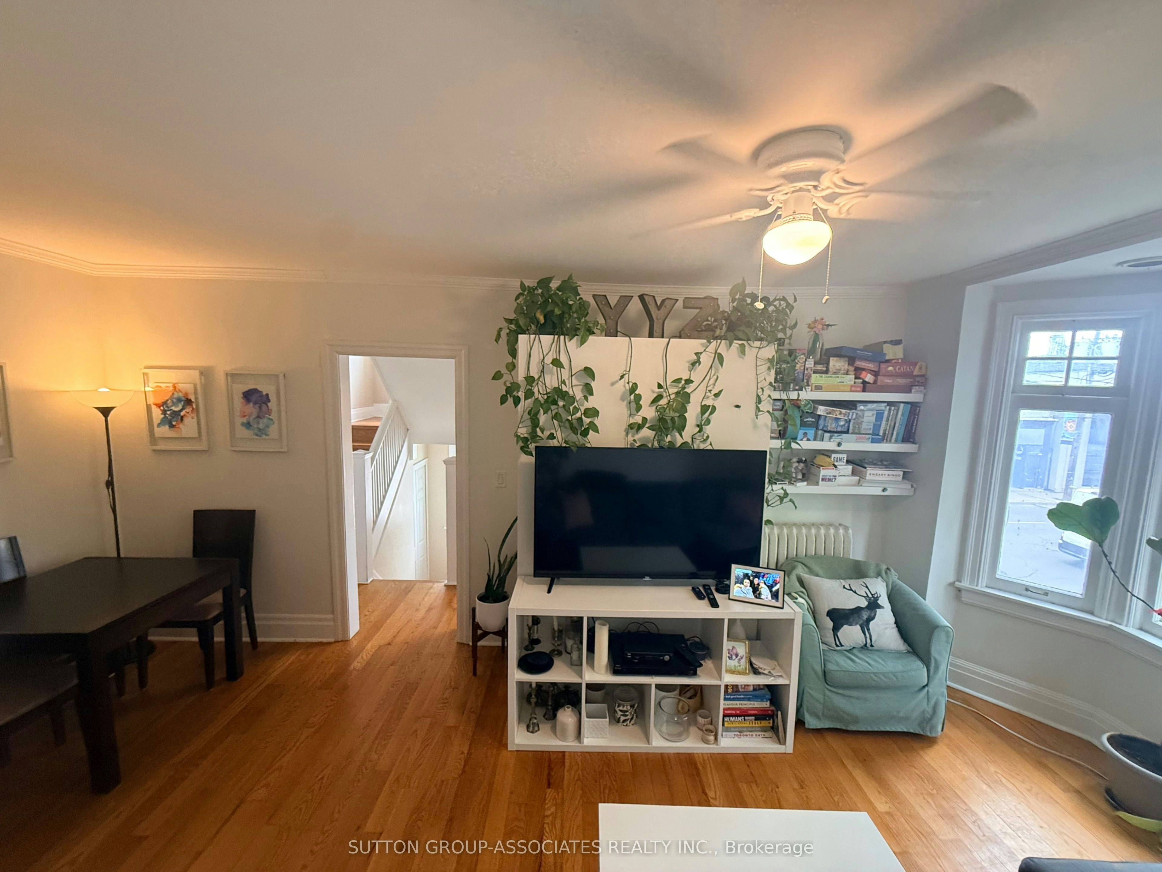 Upper-184 Madison Avenue, Toronto, ON, M5R 2S5 - 9