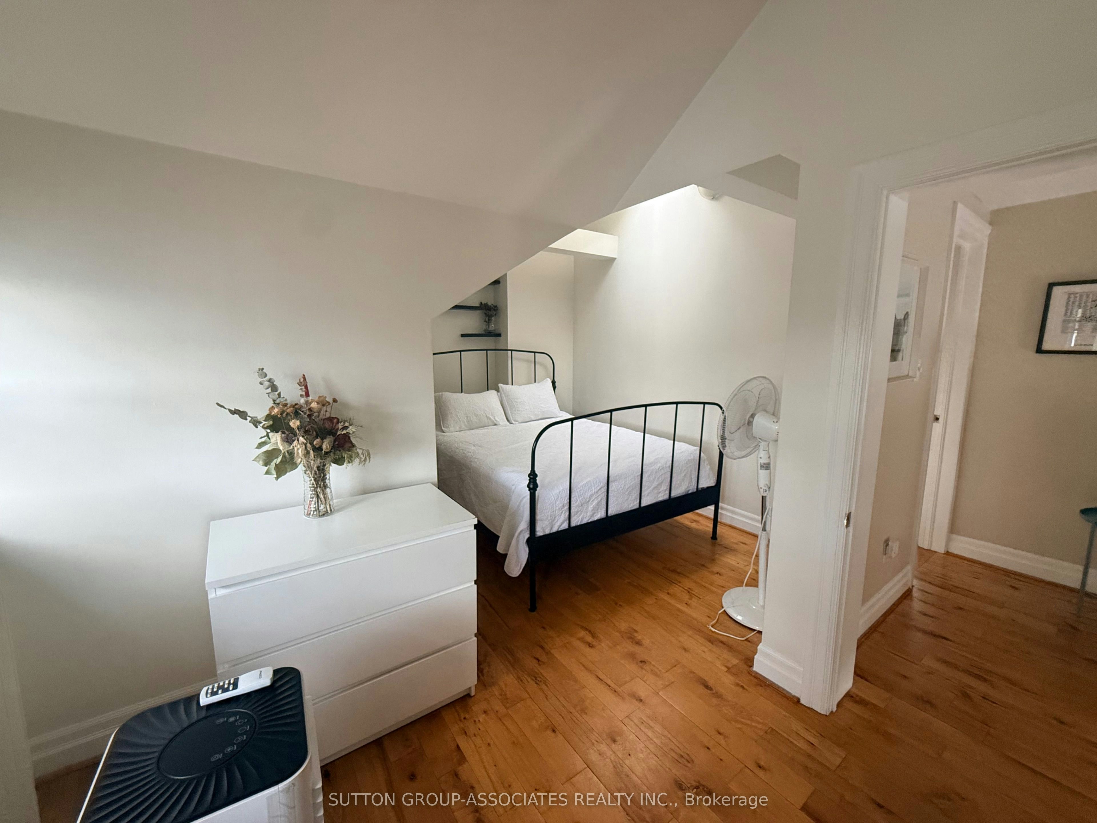 Upper-184 Madison Avenue, Toronto, ON, M5R 2S5 - 24