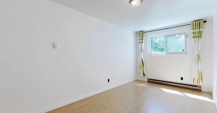 Lower-137 Angus Drive, Toronto, ON, M2J 2W9 - 2