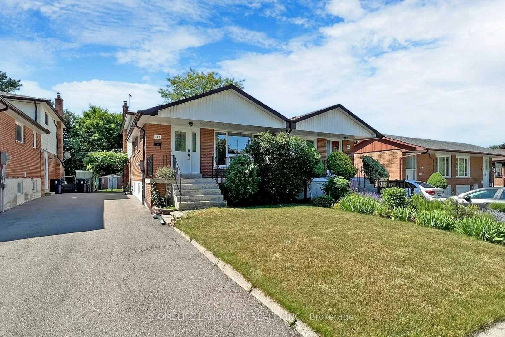 Lower-137 Angus Drive, Toronto, ON, M2J 2W9