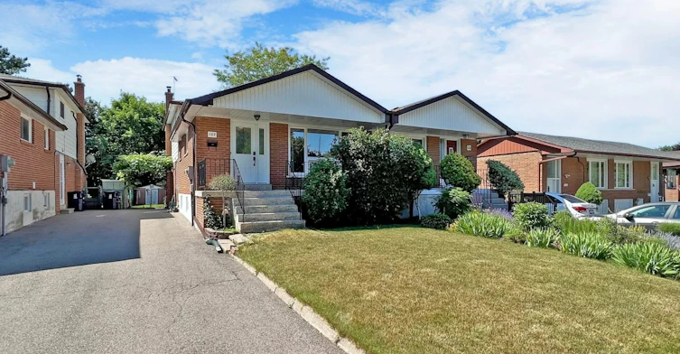 Lower-137 Angus Drive, Toronto, ON, M2J 2W9