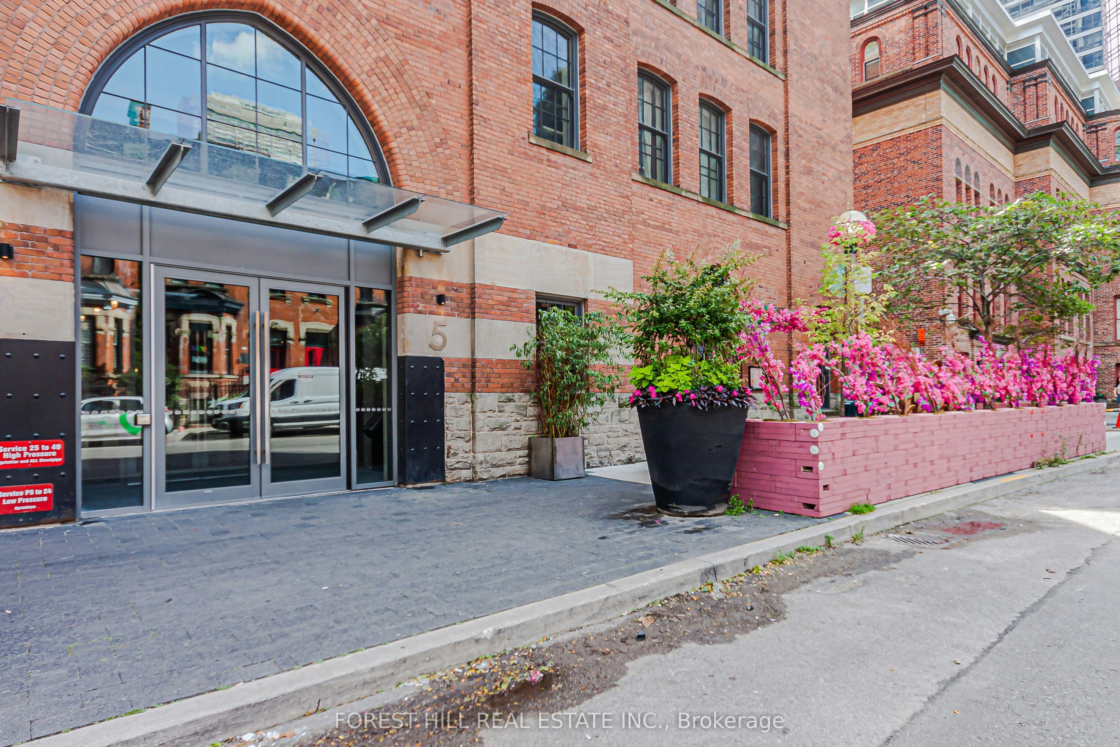909-5 St Joseph Street, Toronto, ON, M4Y 0B6 - 42