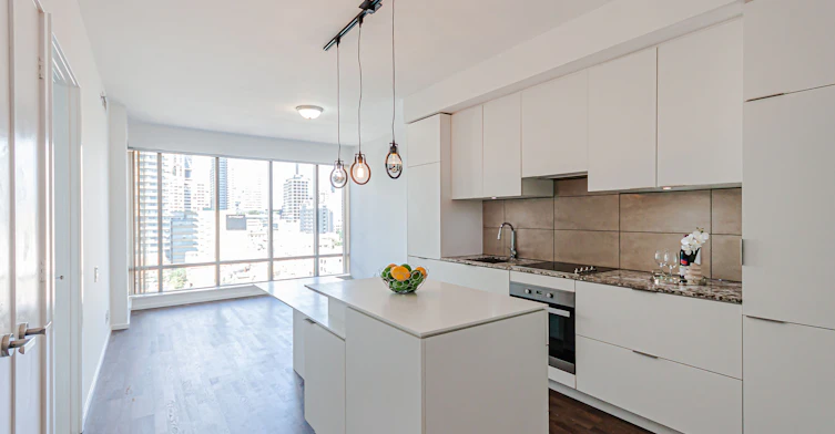 909-5 St Joseph Street, Toronto, ON, M4Y 0B6 - 5