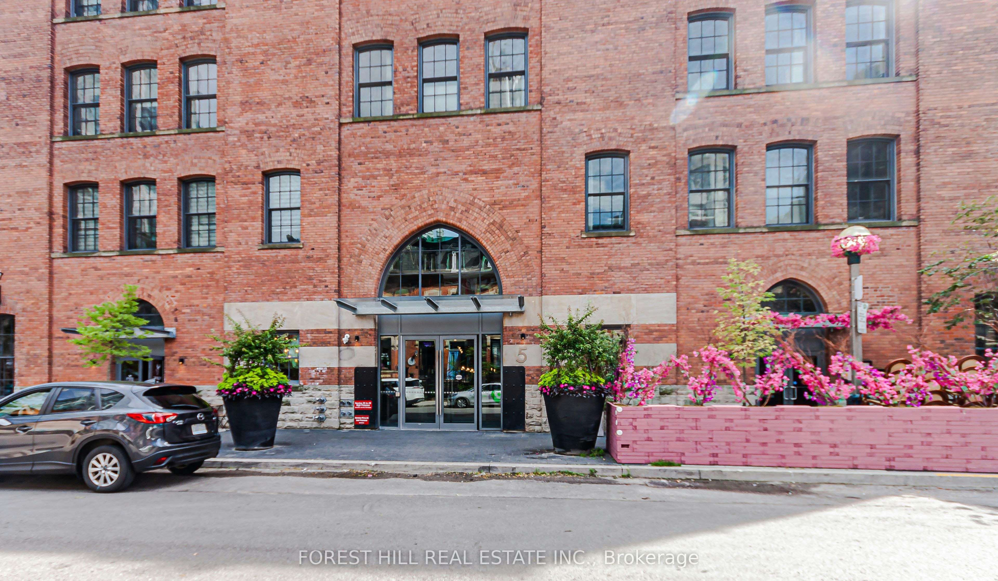 909-5 St Joseph Street, Toronto, ON, M4Y 0B6 - 2