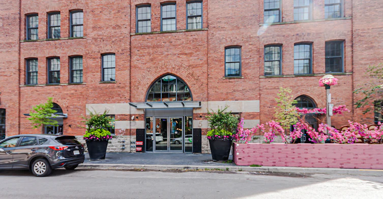 909-5 St Joseph Street, Toronto, ON, M4Y 0B6 - 2