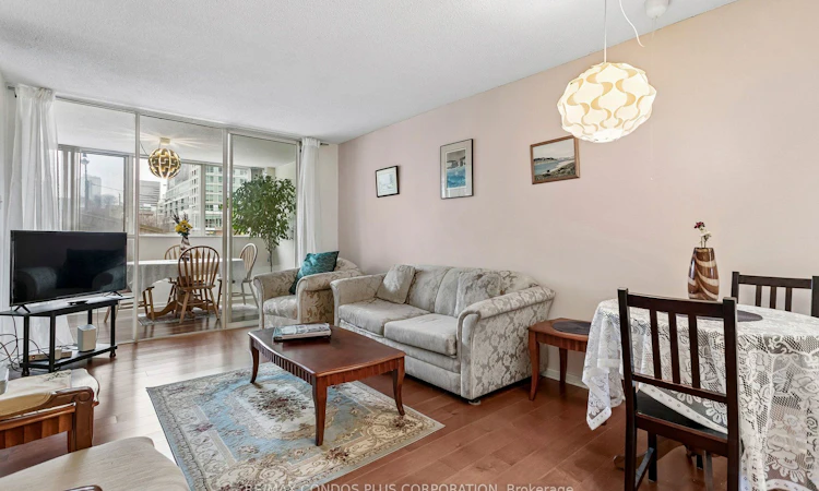 204-15 Maitland Place