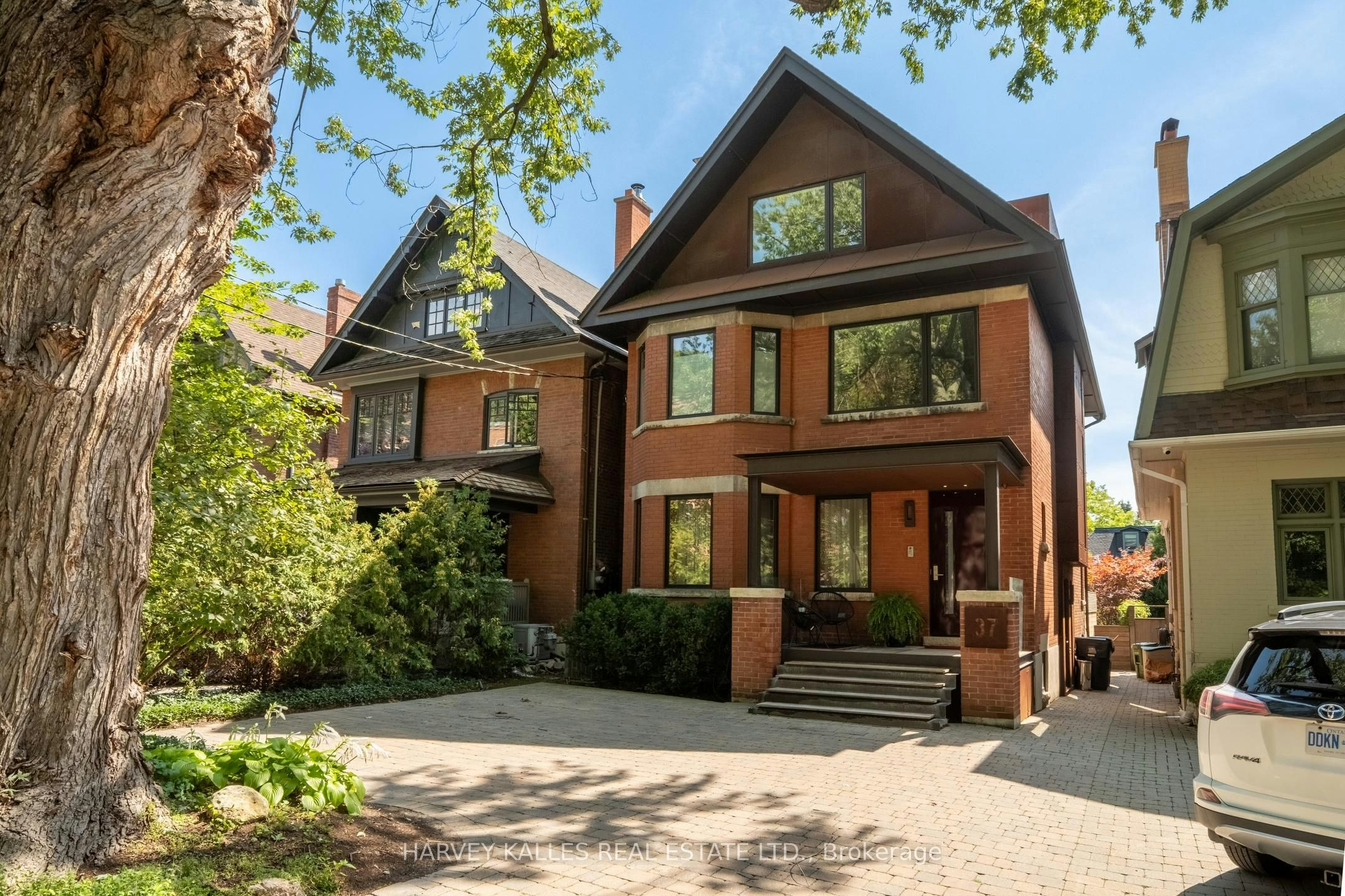 37 Woodlawn Avenue E, Toronto, ON, M4T 1B9