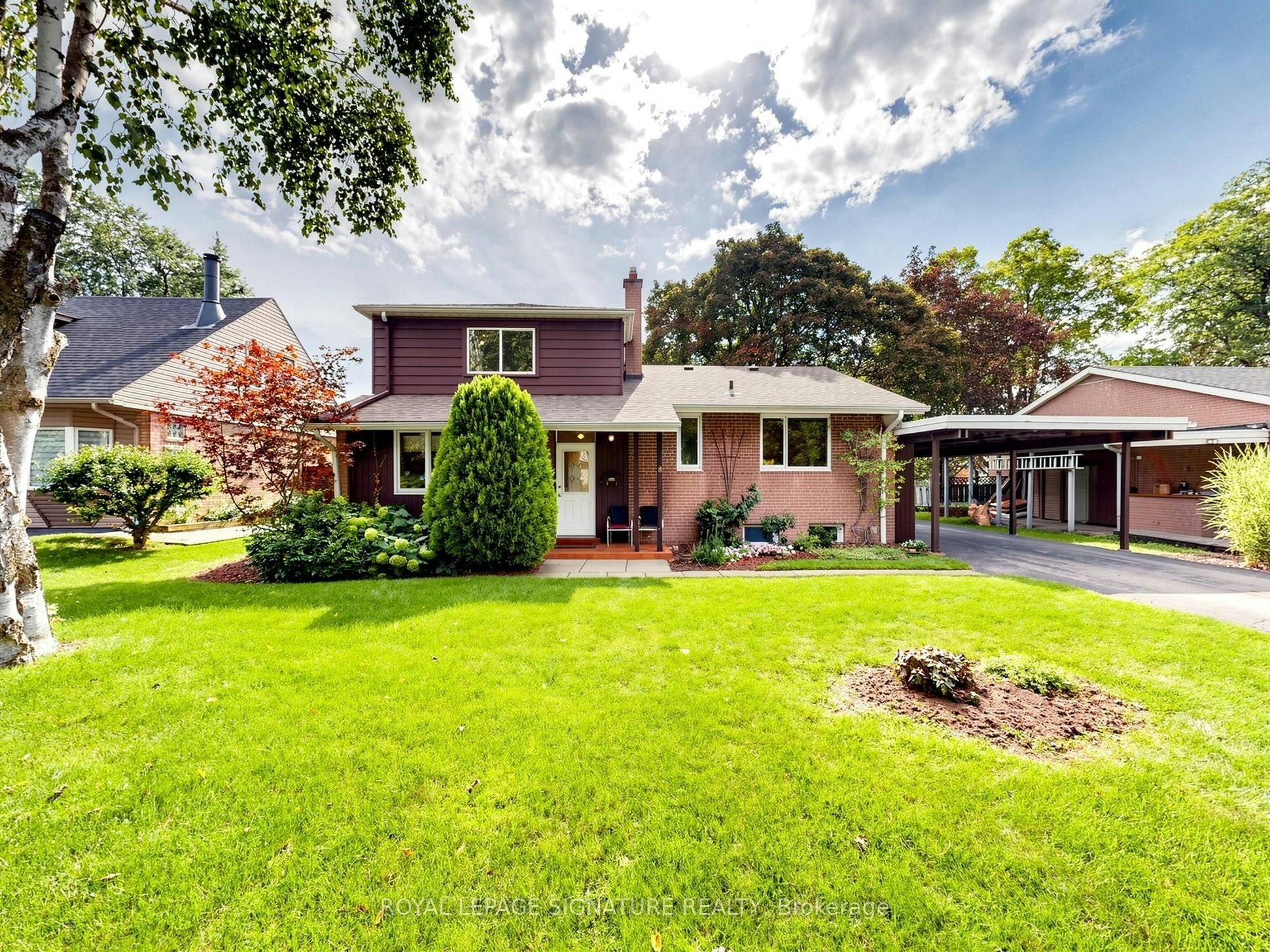 8 Ternhill Crescent, Toronto, ON, M3C 2E5