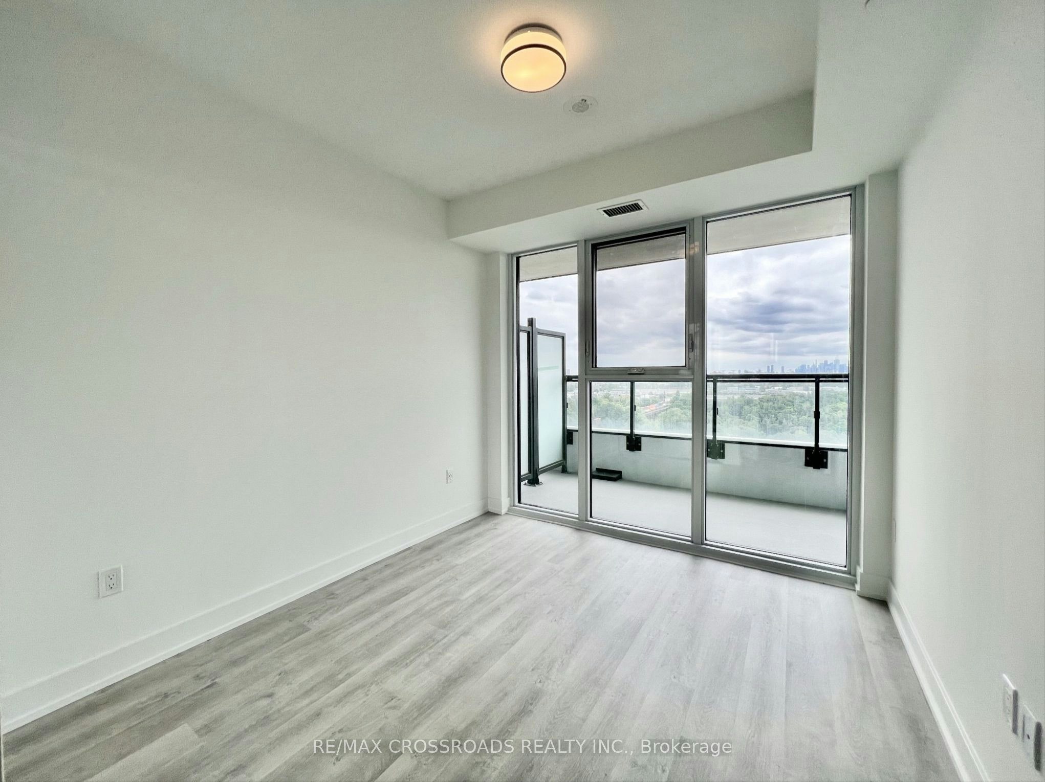 #1333-20 Inn ON The Park Drive, Toronto, ON, M3C 0P8 - 9