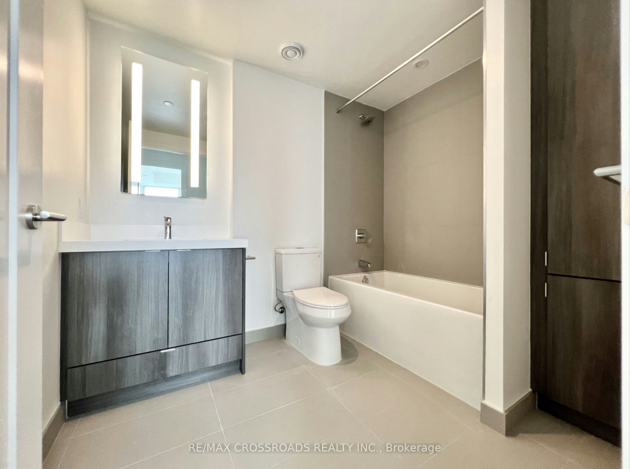 #1333-20 Inn ON The Park Drive, Toronto, ON, M3C 0P8 - 11