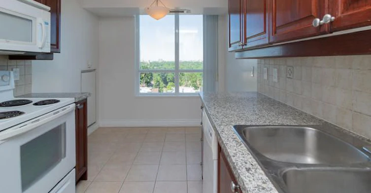 912-15 Greenview Avenue, Toronto, ON, M2M 1R2 - 13