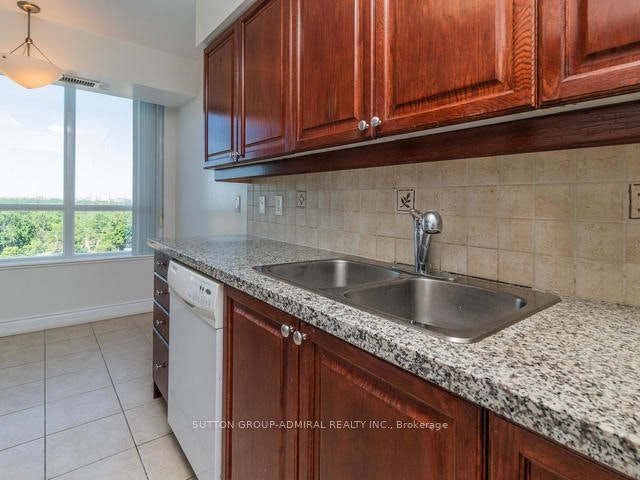 912-15 Greenview Avenue, Toronto, ON, M2M 1R2 - 14