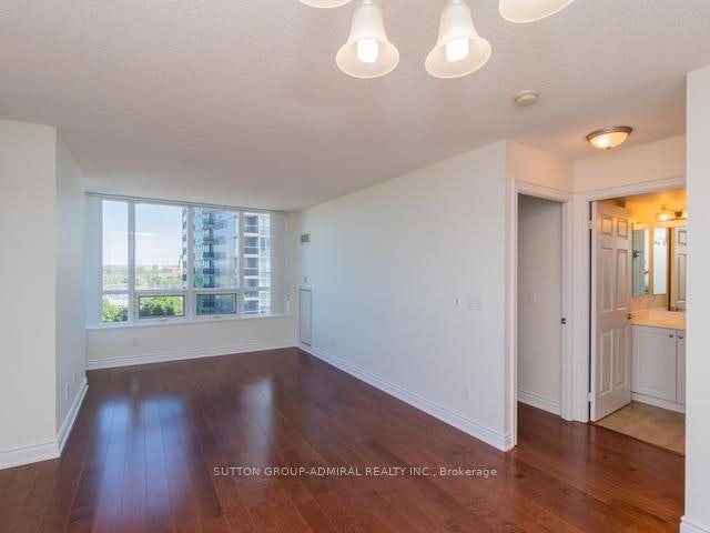 912-15 Greenview Avenue, Toronto, ON, M2M 1R2 - 11