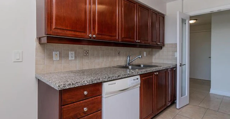 912-15 Greenview Avenue, Toronto, ON, M2M 1R2 - 16