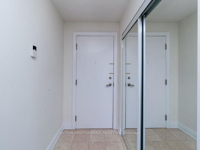 912-15 Greenview Avenue, Toronto, ON, M2M 1R2 - 4