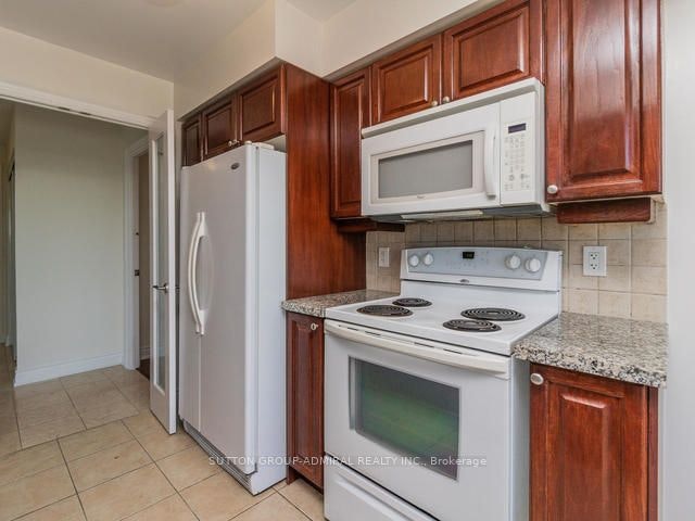 912-15 Greenview Avenue, Toronto, ON, M2M 1R2 - 12