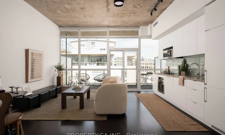 1103-478 King Street