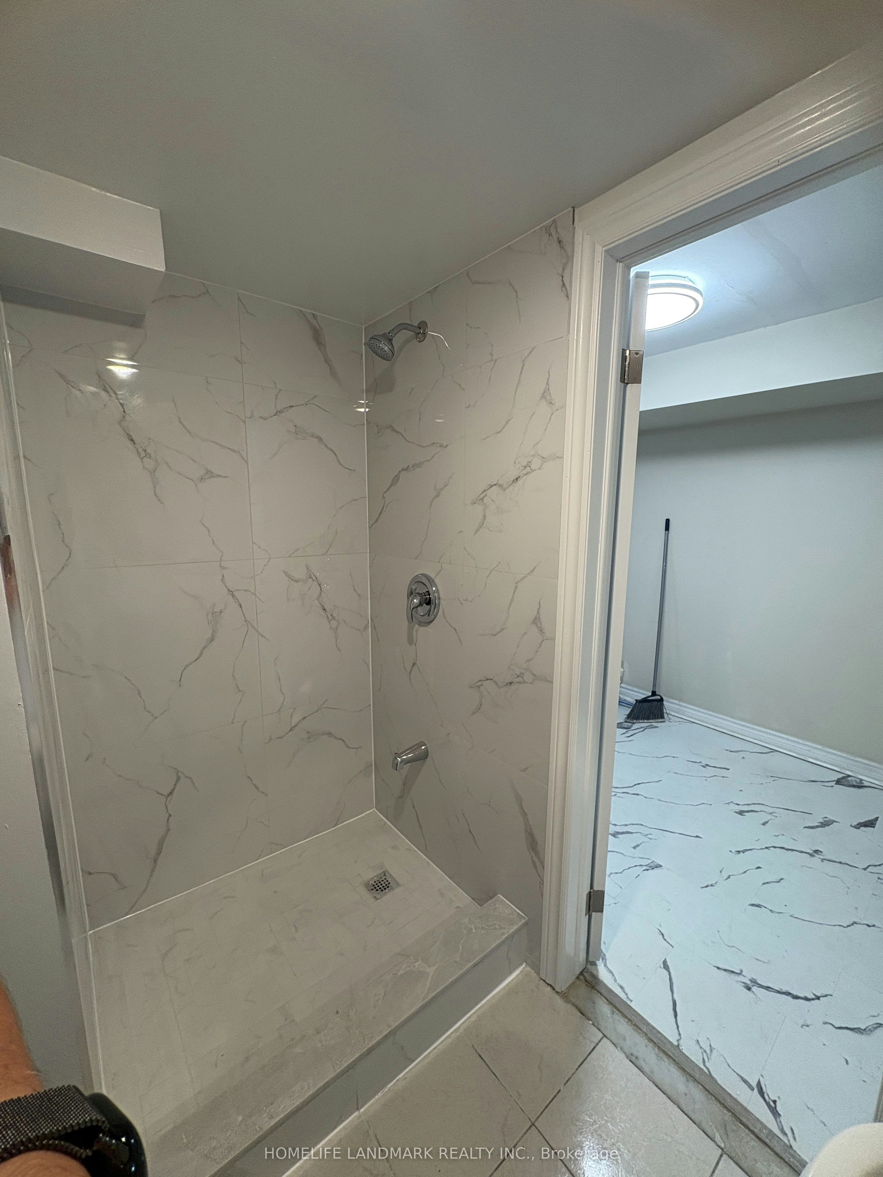 62 Cresthaven Drive, Toronto, ON, M2H 1M3 - 7