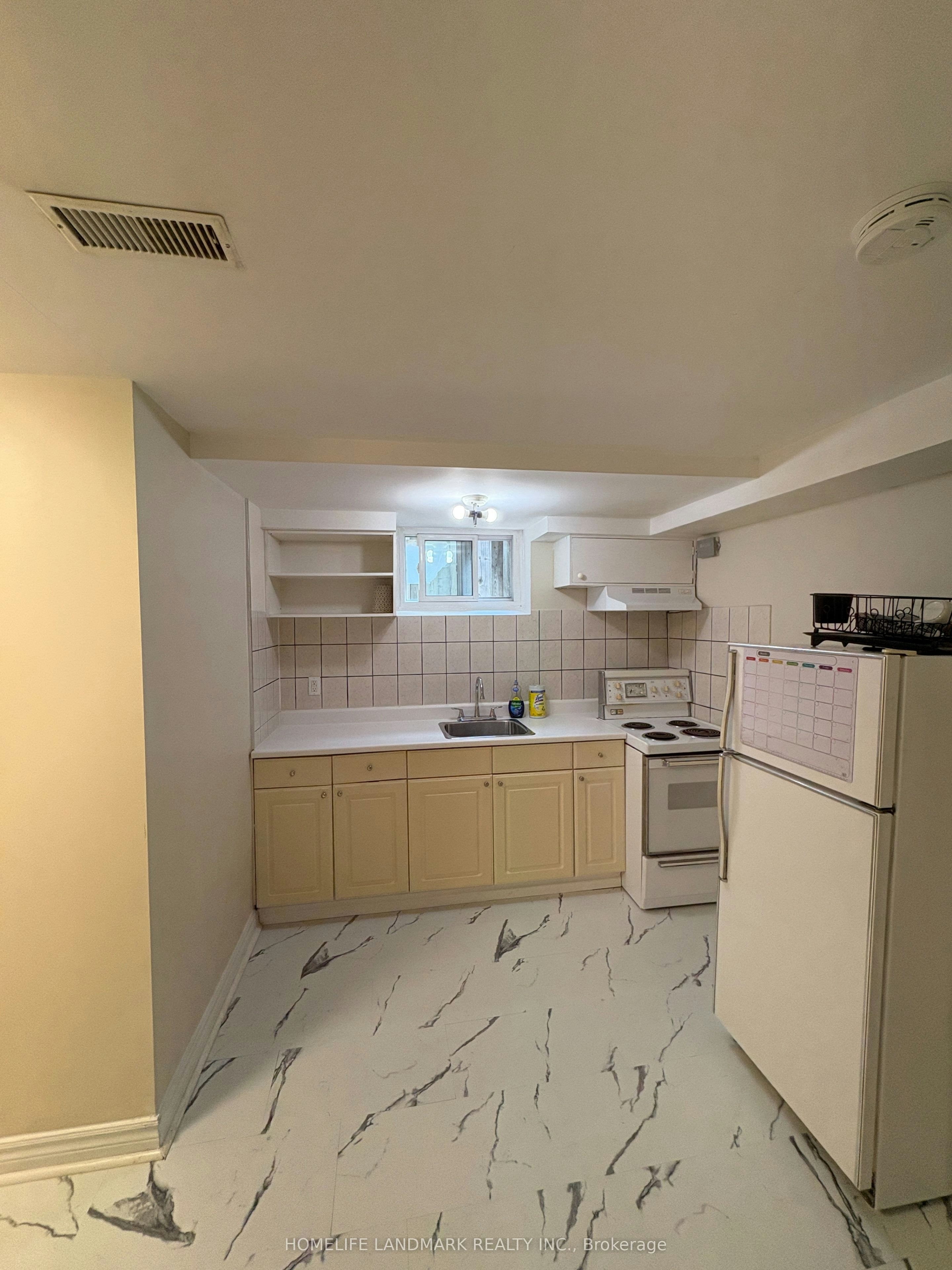 62 Cresthaven Drive, Toronto, ON, M2H 1M3 - 2