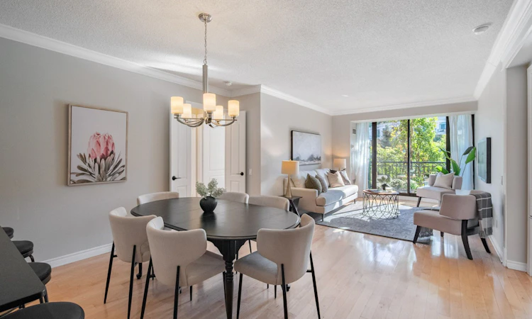 612-18 William Carson Crescent