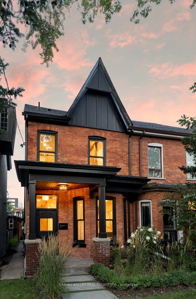 71 Robert Street, Toronto, ON, M5S 2K4