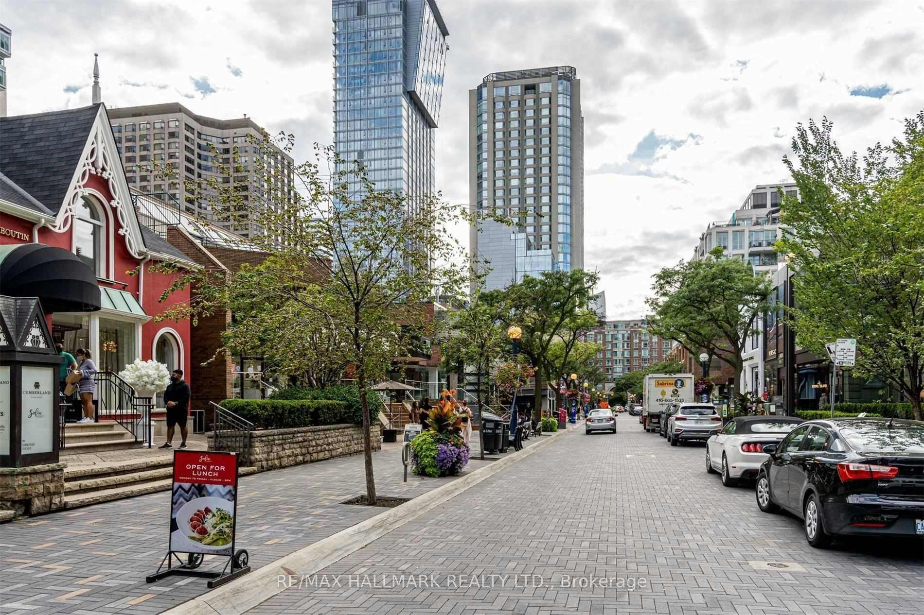 1710-155 Yorkville Avenue, Toronto, ON, M5R 1C4 - 15