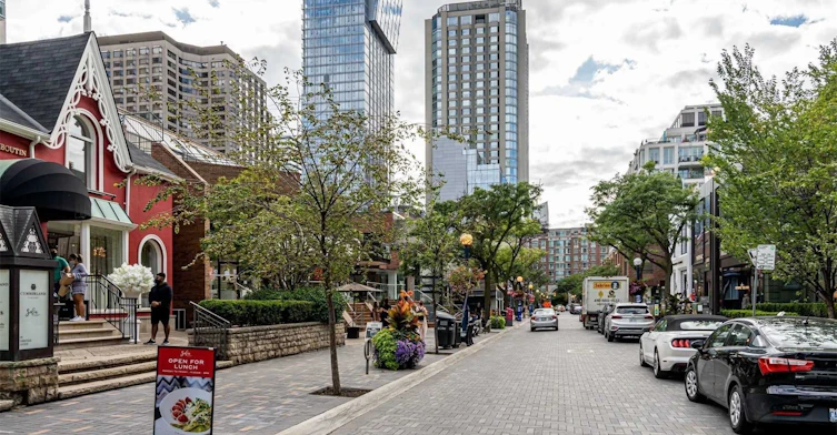 1710-155 Yorkville Avenue, Toronto, ON, M5R 1C4 - 15