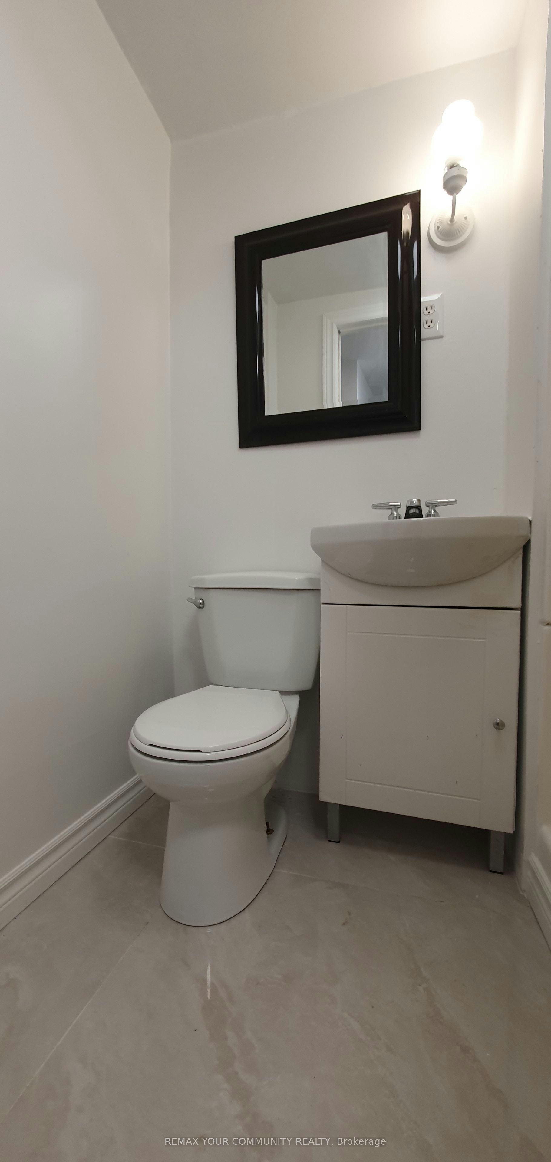 2 Lisburn Crescent, Toronto, ON, M2J 2Z5 - 3