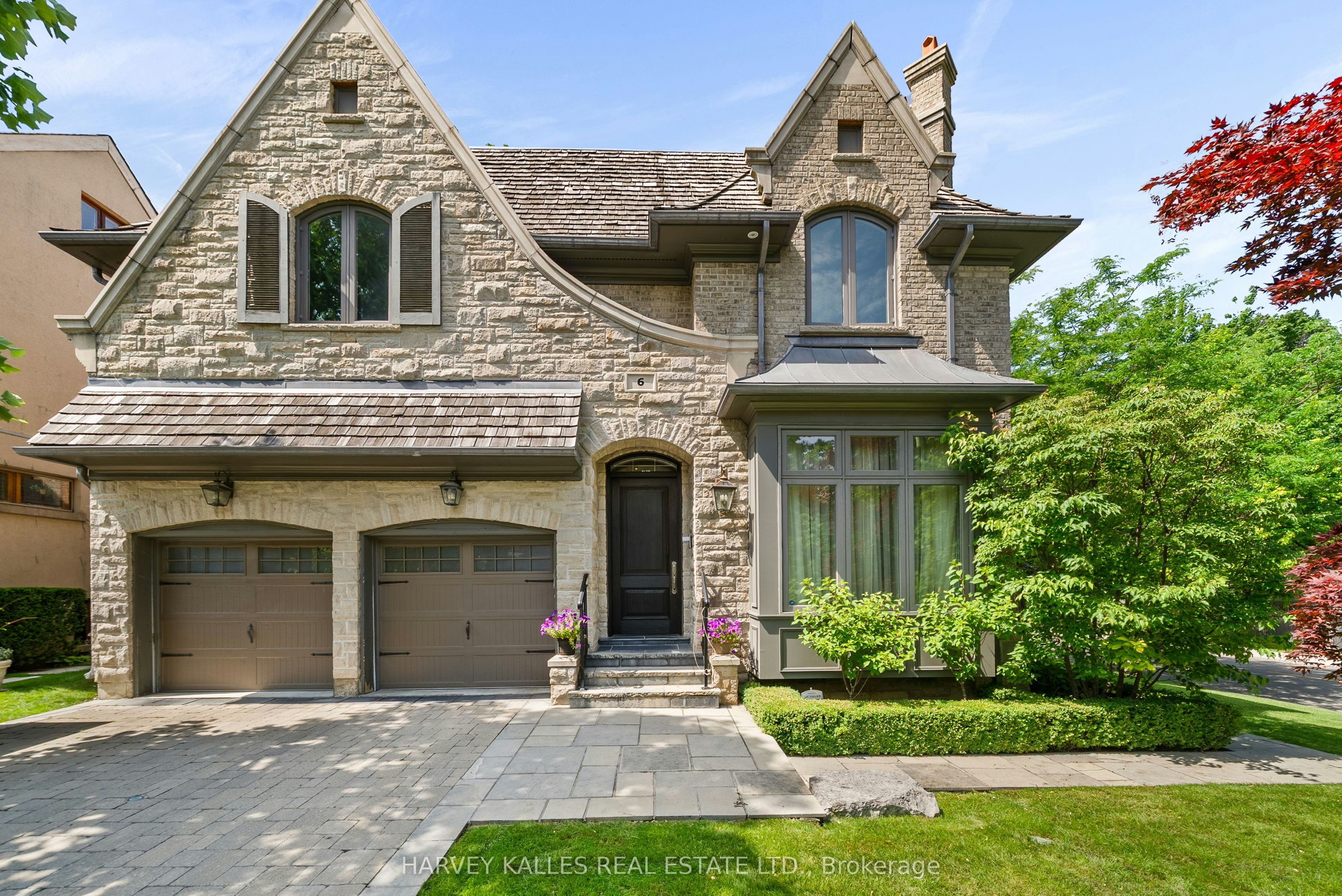 6 Vesta Drive, Toronto, ON, M5P 2Z3