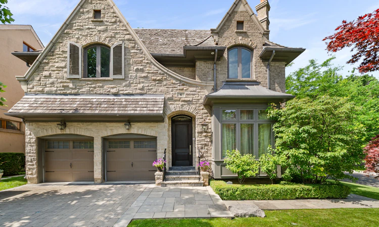 6 Vesta Drive