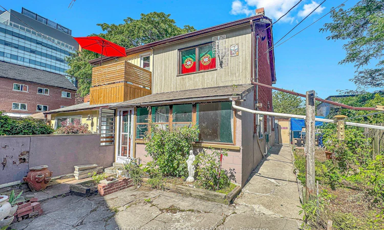 18 1/2 Bellevue Avenue