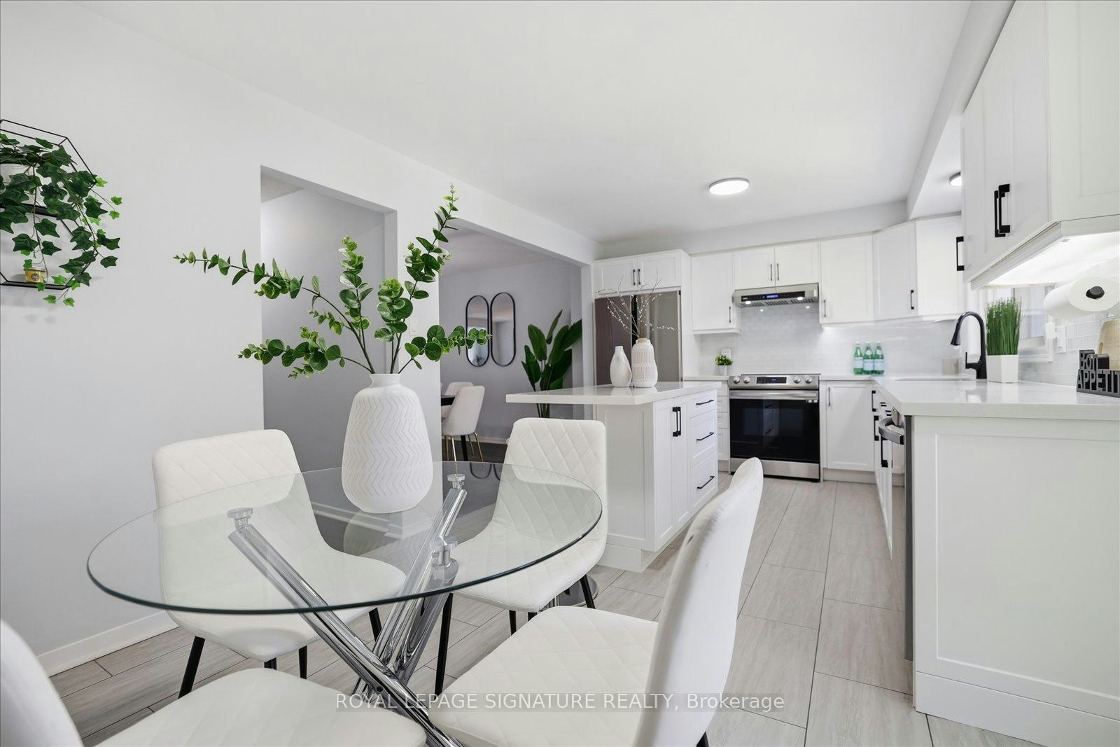 22 Snapdragon Drive, Toronto, ON, M2J 4X6