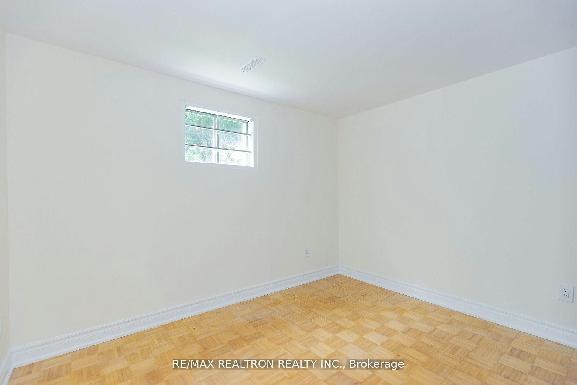 Lower-129 Sexton Crescent, Toronto, ON, M2H 2L7 - 10
