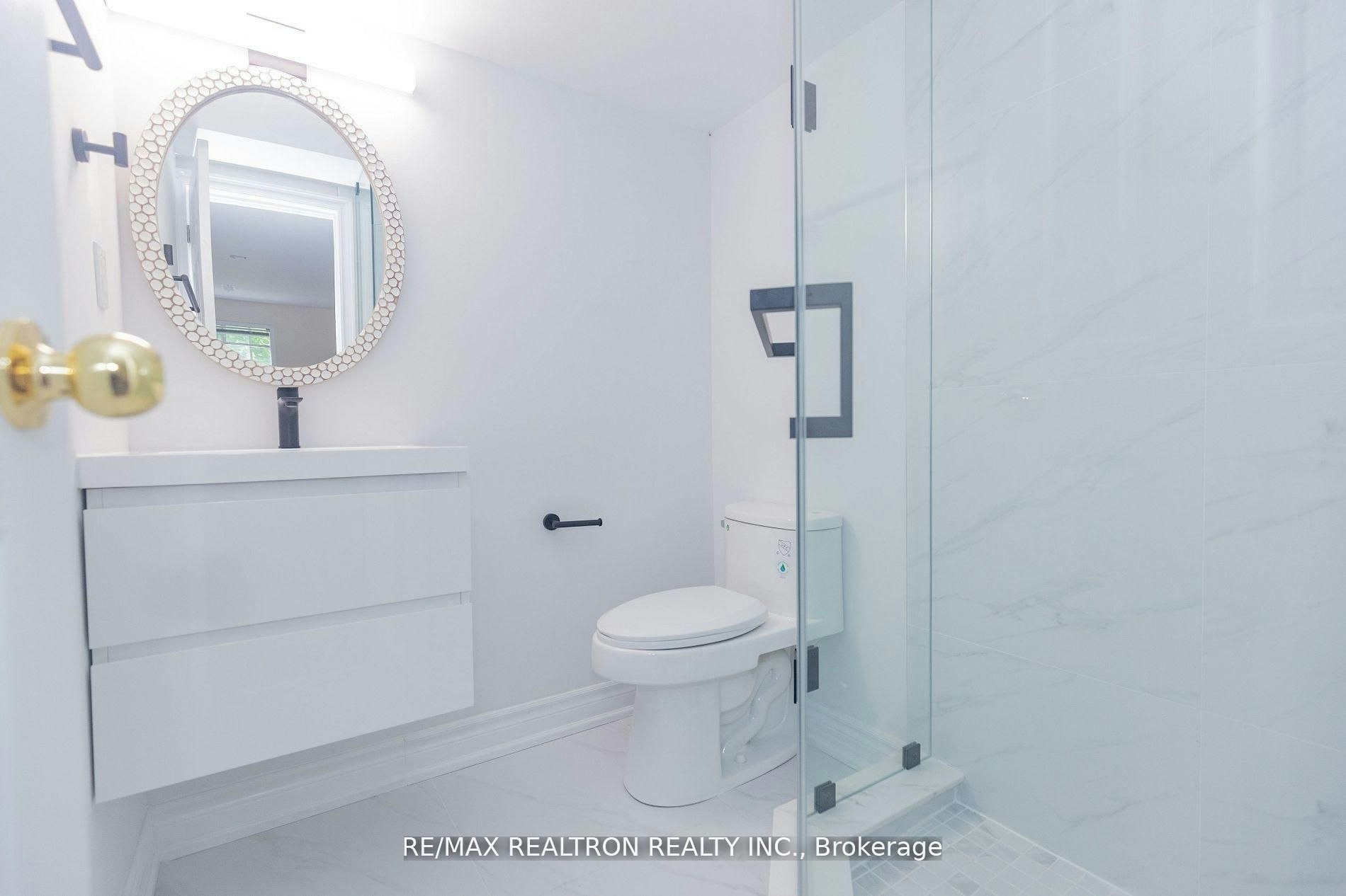 Lower-129 Sexton Crescent, Toronto, ON, M2H 2L7 - 9