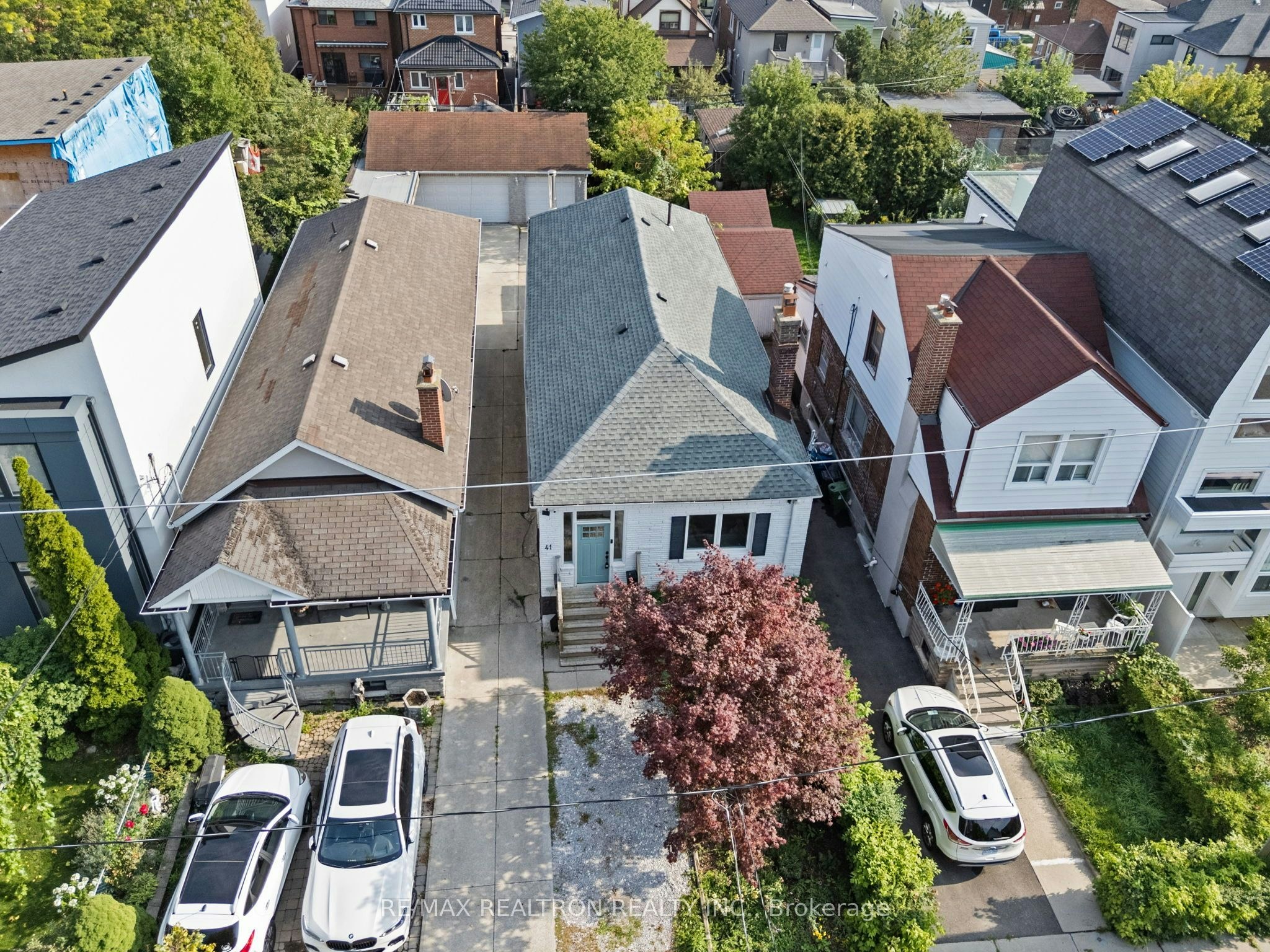 41 Ashbury Avenue, Toronto, ON, M6E 1V6