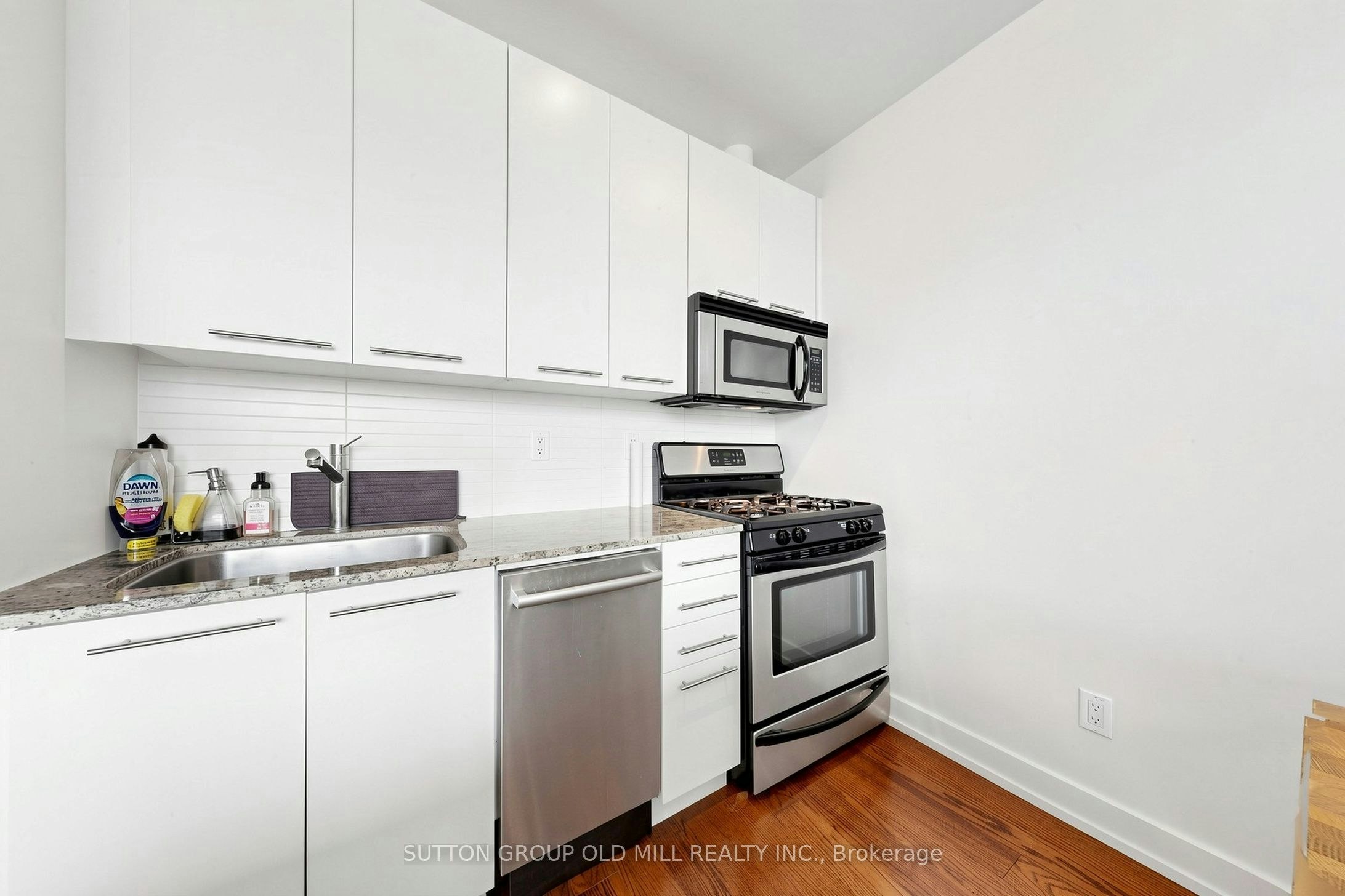 512-66 Portland Street, Toronto, ON, M5V 2M6 - 9