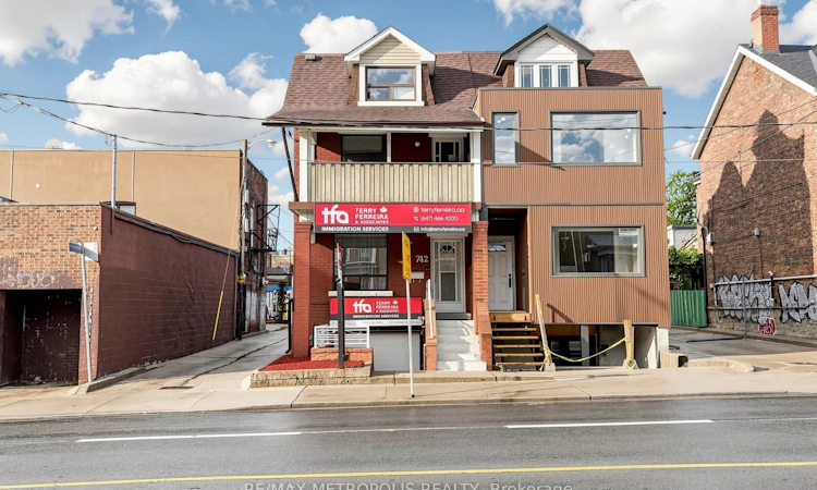 742 Dufferin Street