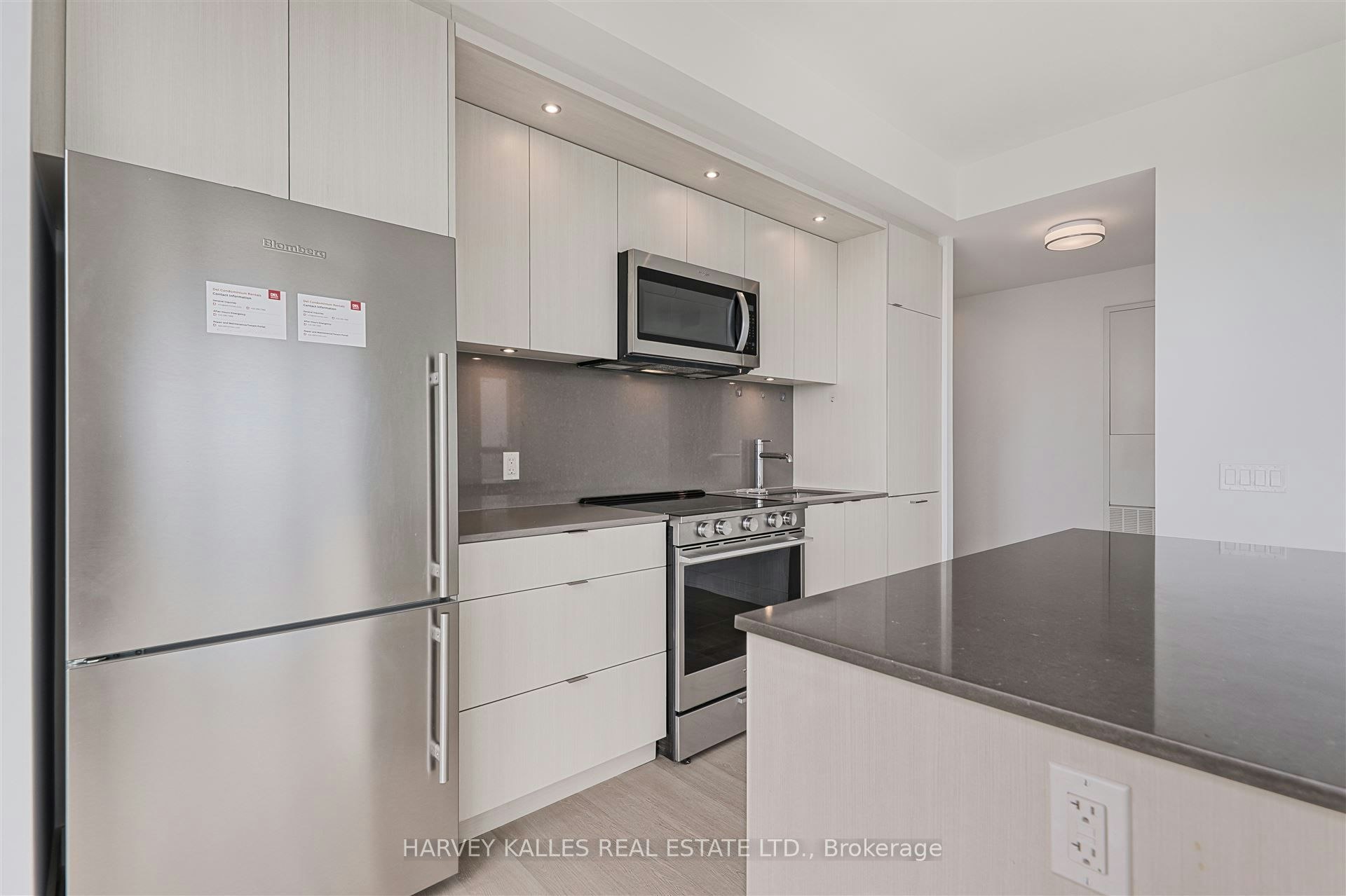 4209-30 Inn ON The Park Drive, Toronto, ON, M3C 0P8 - 13