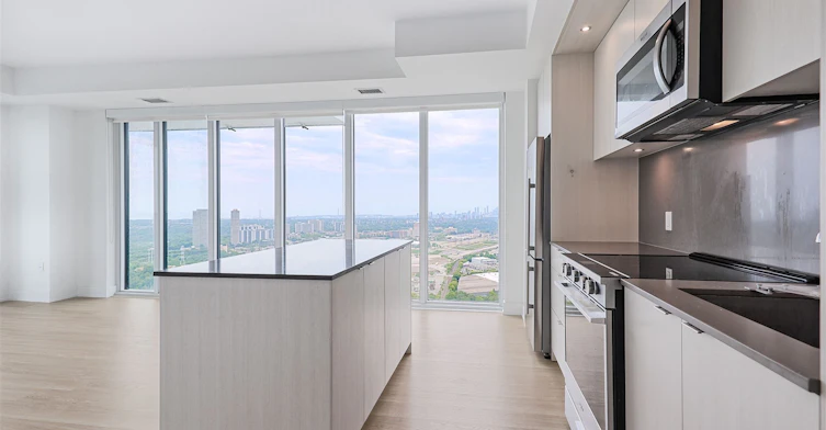 4209-30 Inn ON The Park Drive, Toronto, ON, M3C 0P8 - 6