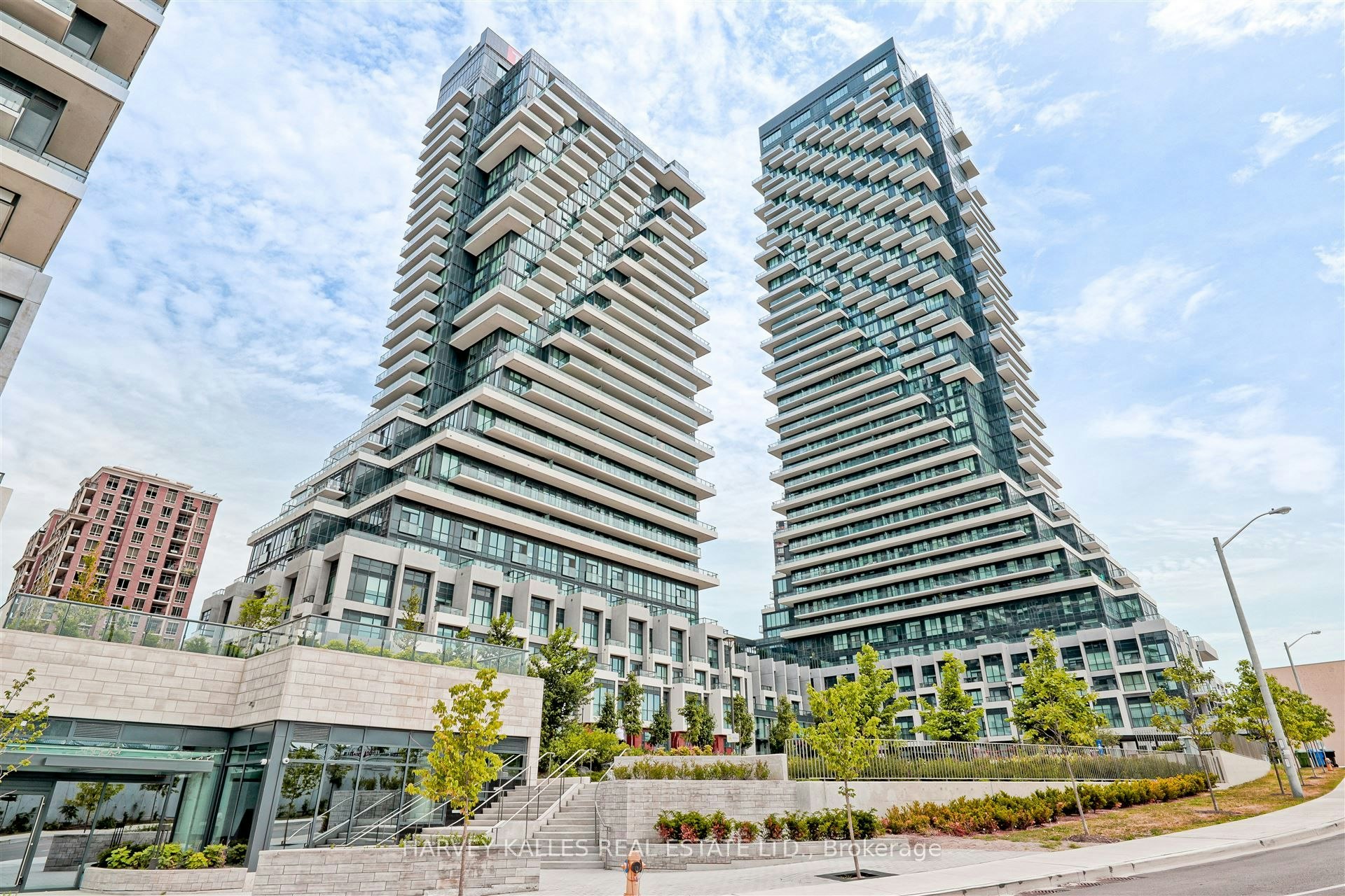 4209-30 Inn ON The Park Drive, Toronto, ON, M3C 0P8