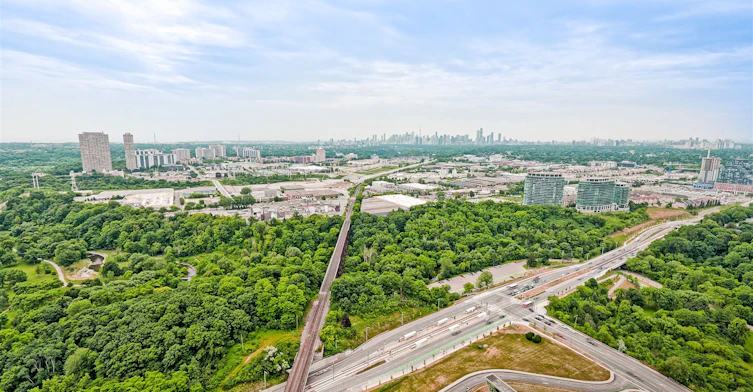 4209-30 Inn ON The Park Drive, Toronto, ON, M3C 0P8 - 21