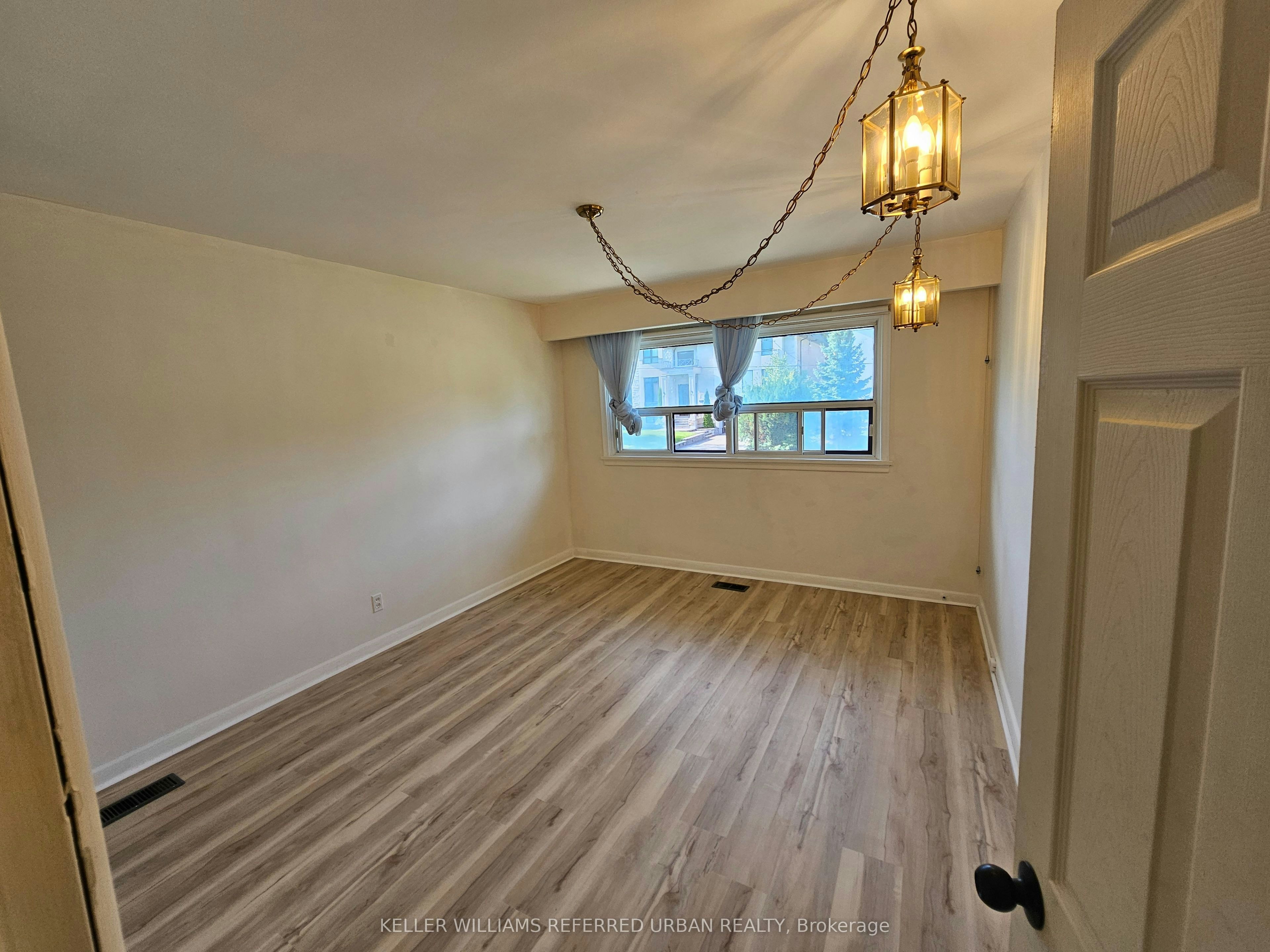 153 Newton Drive, Toronto, ON, M2M 2N4 - 12
