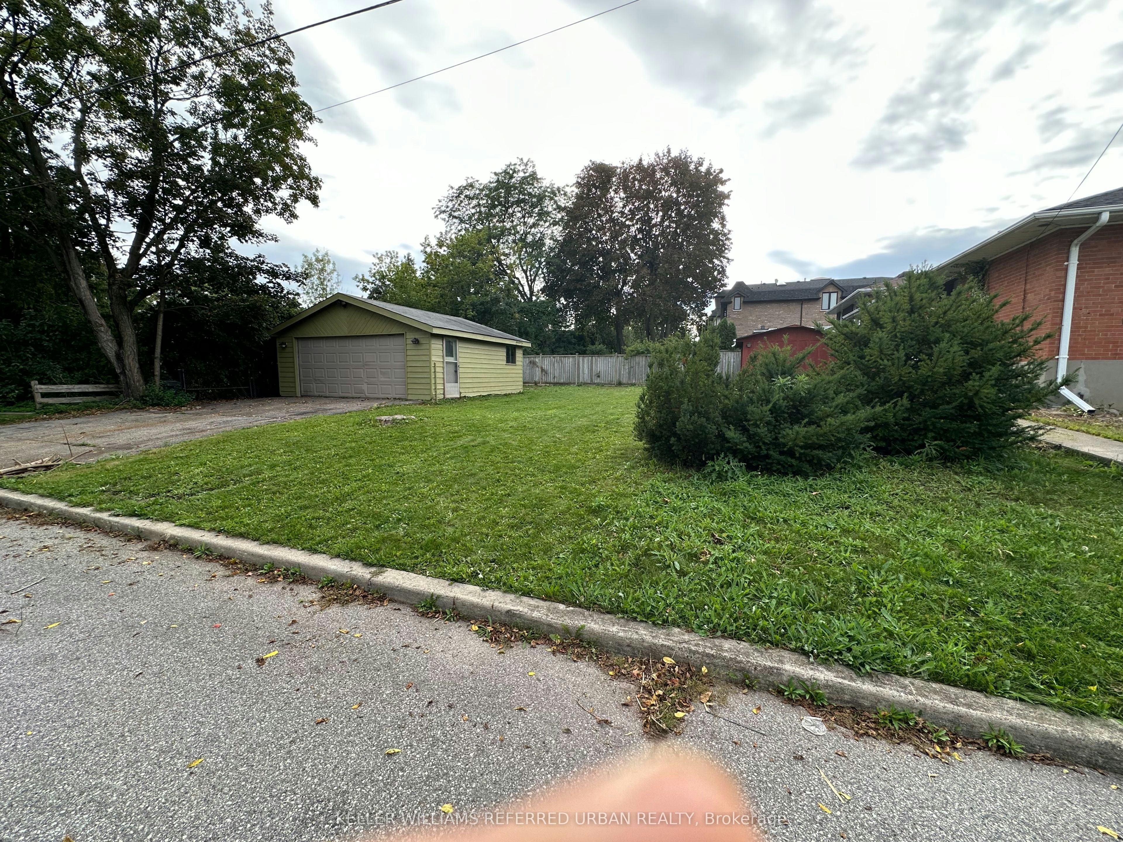 153 Newton Drive, Toronto, ON, M2M 2N4 - 4