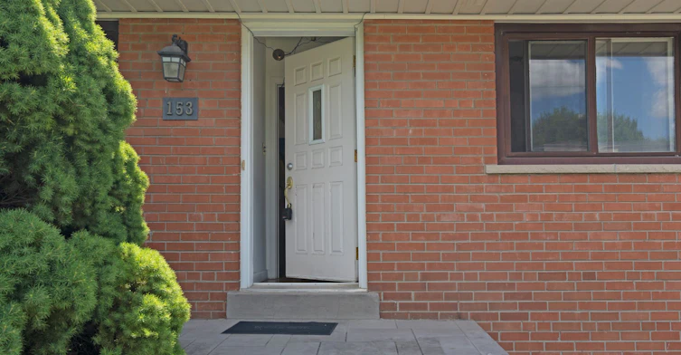 153 Newton Drive, Toronto, ON, M2M 2N4 - 7