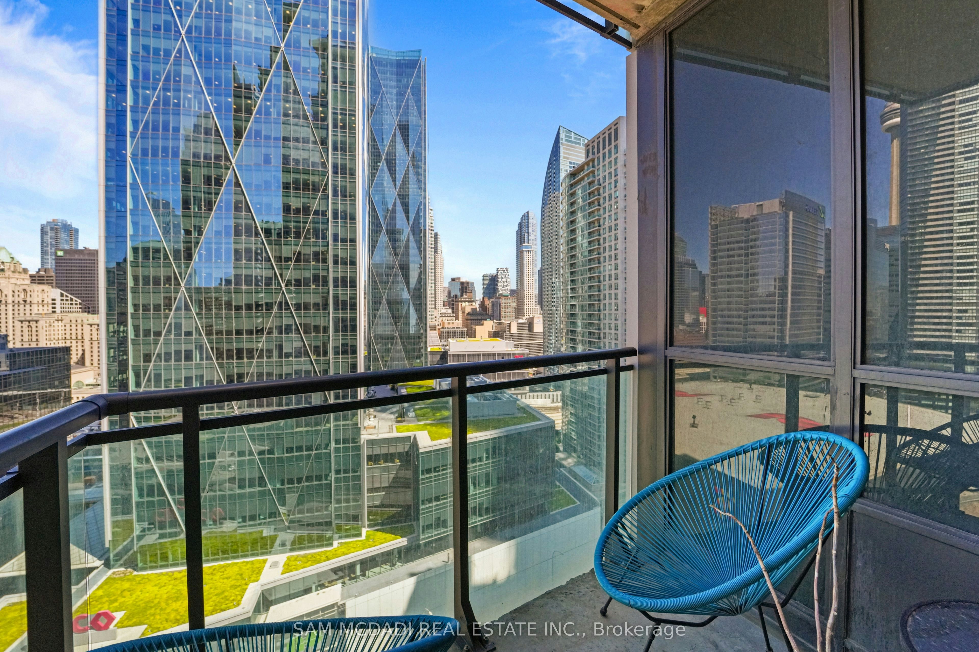 2304-18 Harbour Street, Toronto, ON, M5J 2Z6 - 17