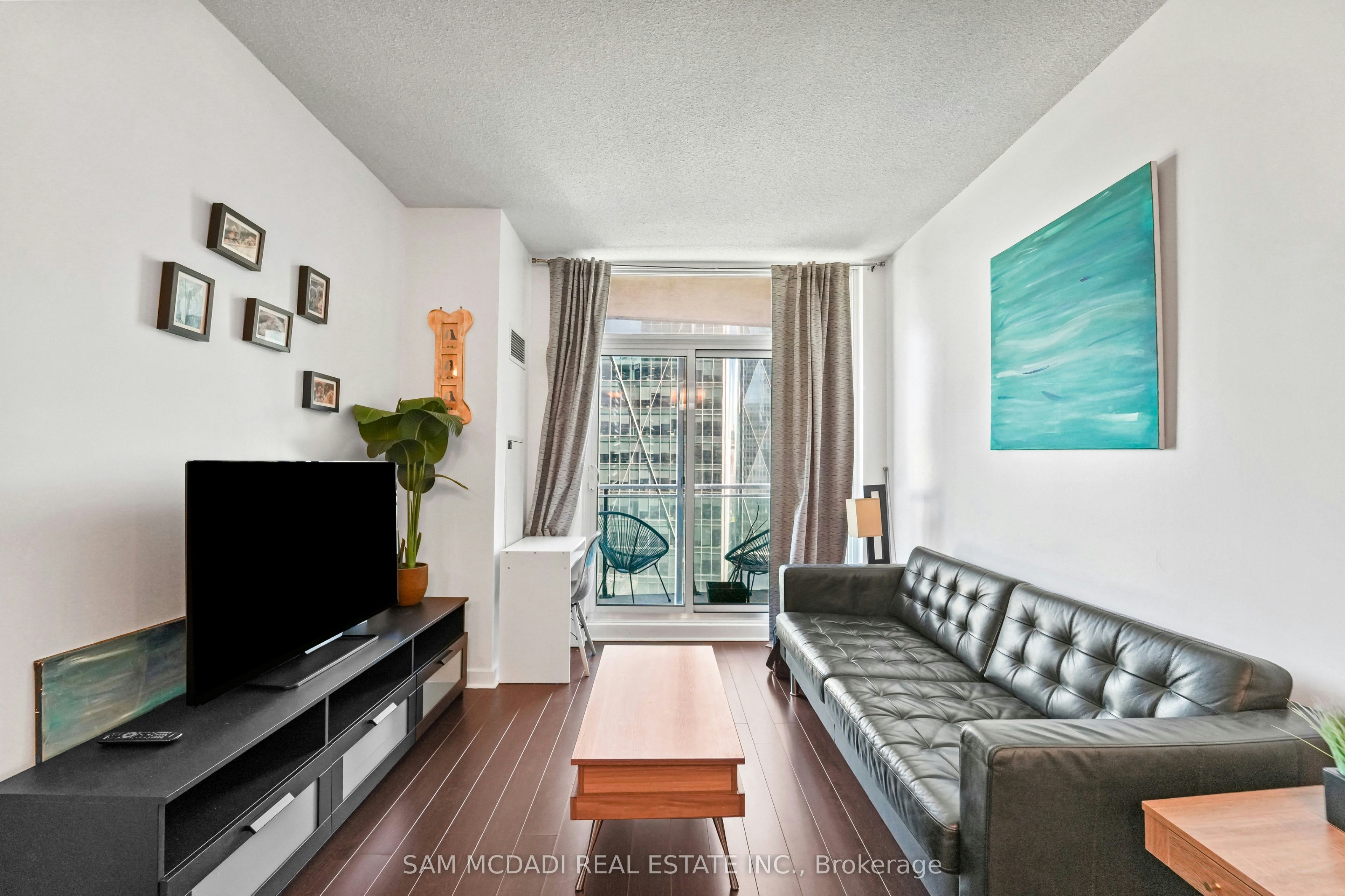 2304-18 Harbour Street, Toronto, ON, M5J 2Z6 - 7