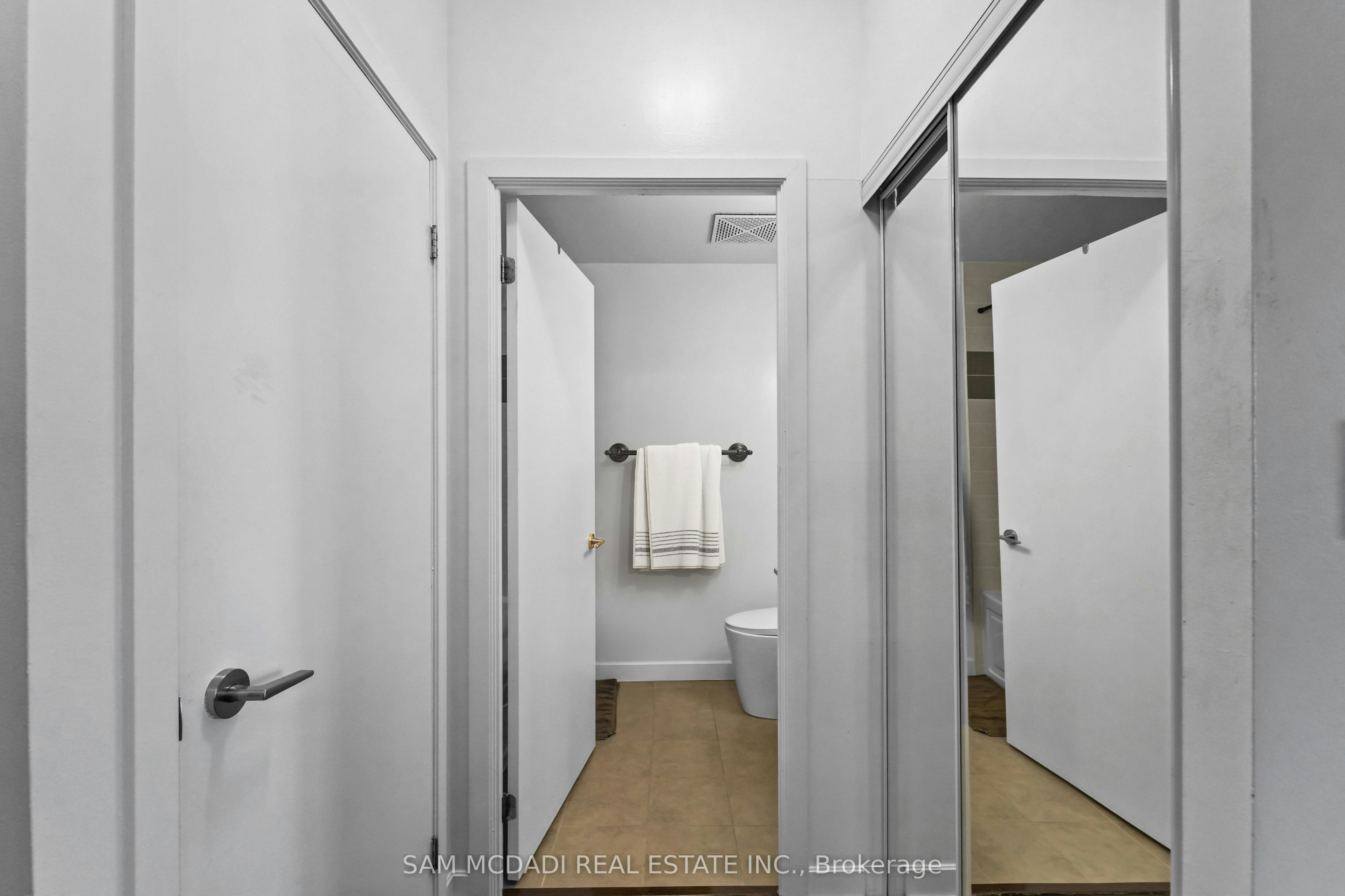 2304-18 Harbour Street, Toronto, ON, M5J 2Z6 - 13